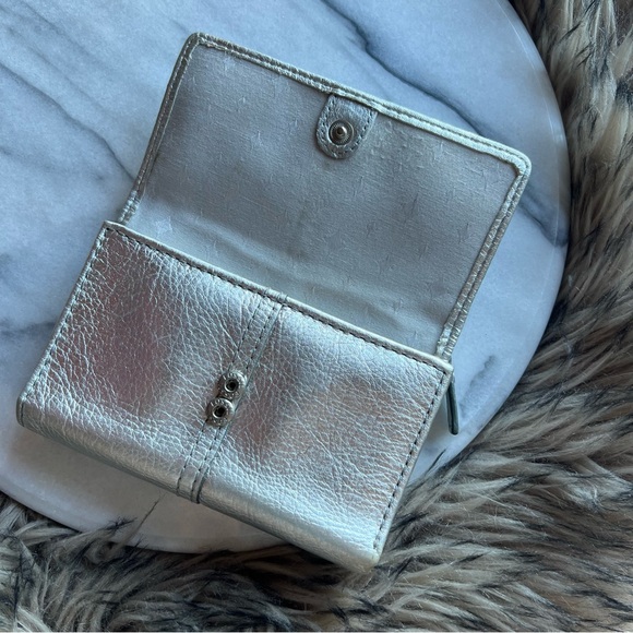 Fossil Maddox Multifunctional Trifold Wallet - Picture 8 of 16